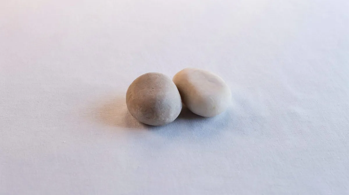 接吻入门教程：第一次接吻前的心理准备与场景选择